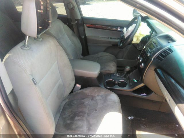 Photo 4 VIN: 5XYKT3A16BG184284 - KIA SORENTO 