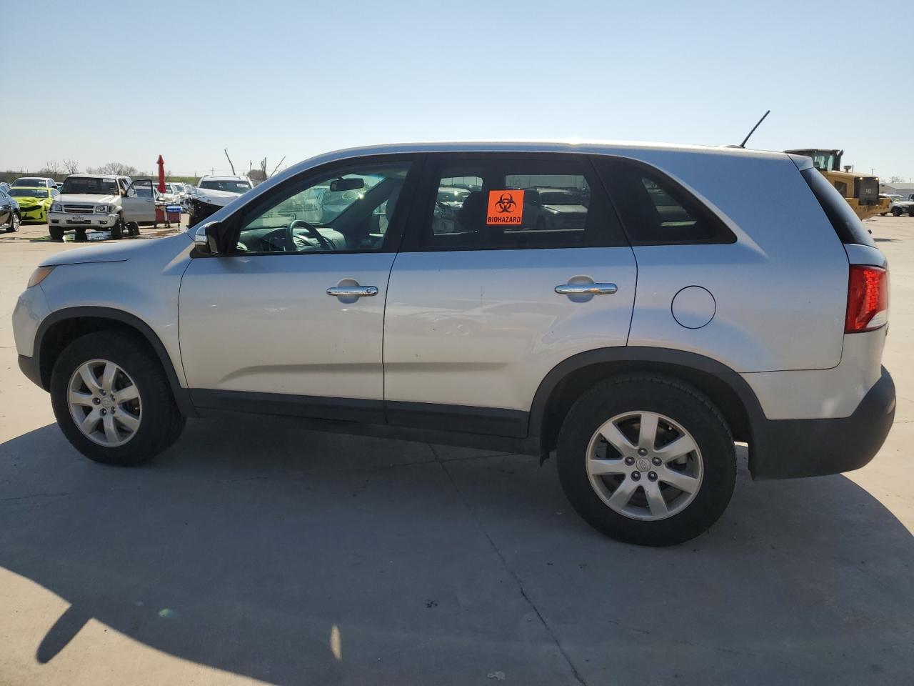 Photo 1 VIN: 5XYKT3A17BG106791 - KIA SORENTO 