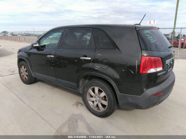 Photo 2 VIN: 5XYKT3A17BG135837 - KIA SORENTO 