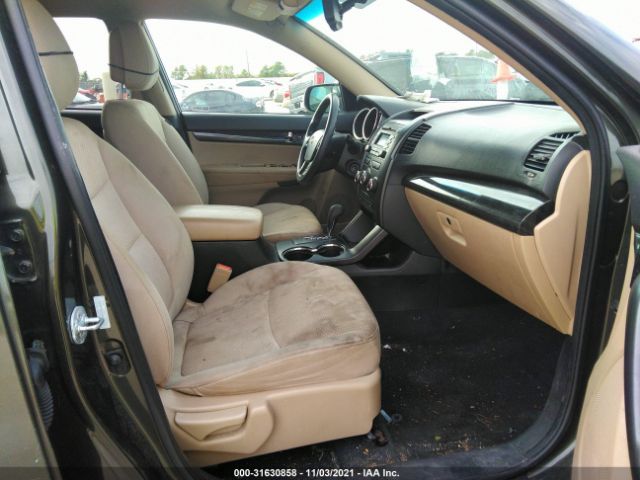 Photo 4 VIN: 5XYKT3A17BG135837 - KIA SORENTO 