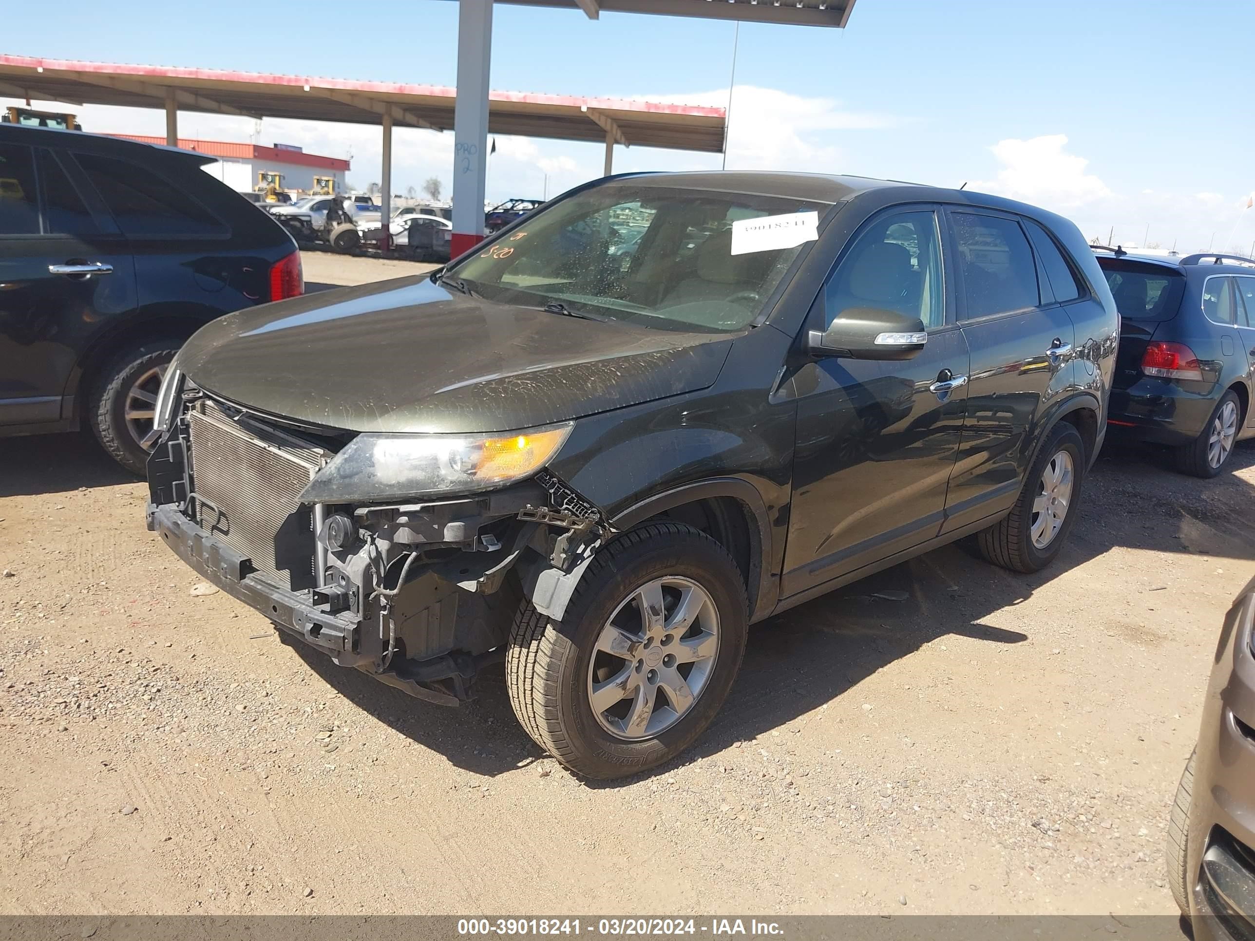 Photo 1 VIN: 5XYKT3A17BG175142 - KIA SORENTO 