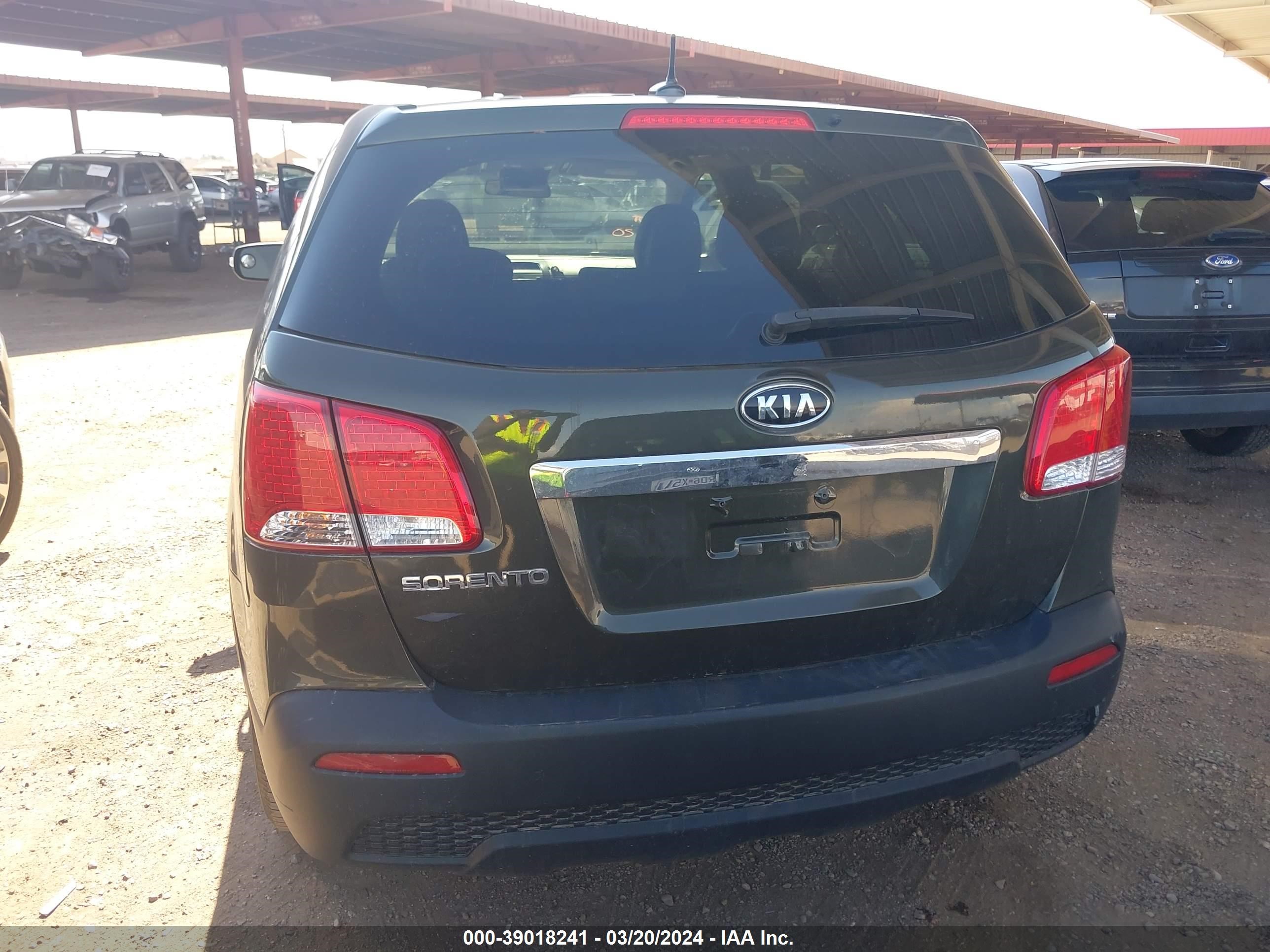 Photo 16 VIN: 5XYKT3A17BG175142 - KIA SORENTO 