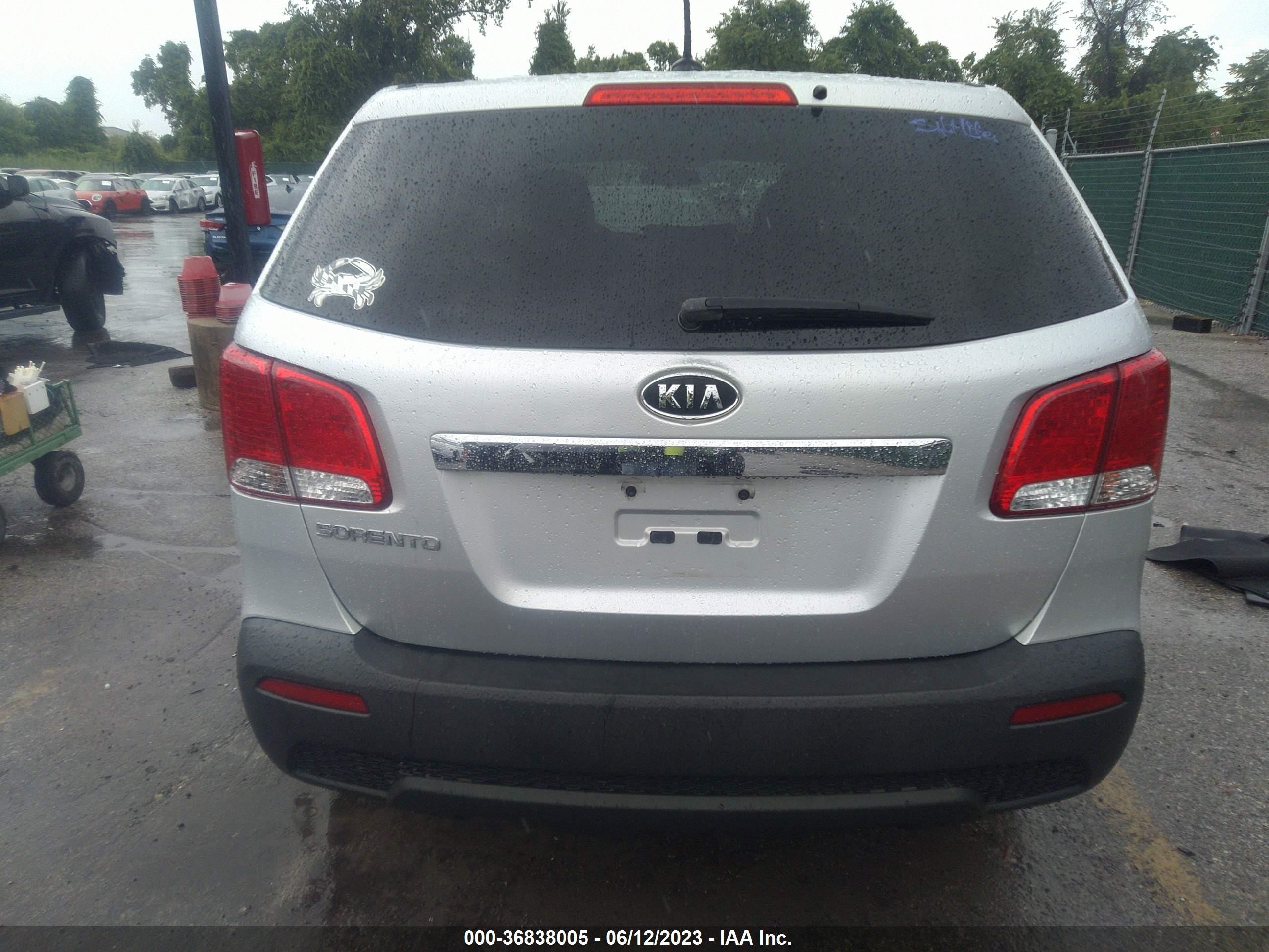 Photo 16 VIN: 5XYKT3A17DG312809 - KIA SORENTO 