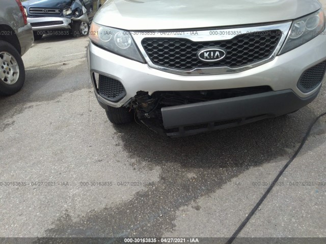 Photo 5 VIN: 5XYKT3A17DG377501 - KIA SORENTO 