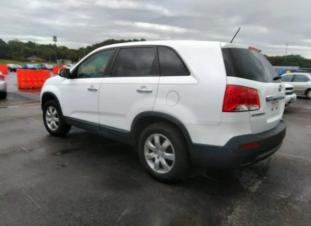 Photo 2 VIN: 5XYKT3A18BG013293 - KIA SORENTO 