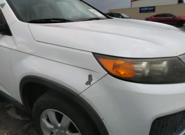 Photo 5 VIN: 5XYKT3A18BG013293 - KIA SORENTO 