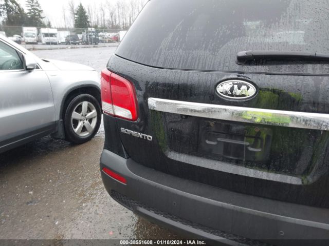 Photo 5 VIN: 5XYKT3A18BG018882 - KIA SORENTO 