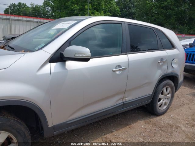 Photo 5 VIN: 5XYKT3A18BG048254 - KIA SORENTO 