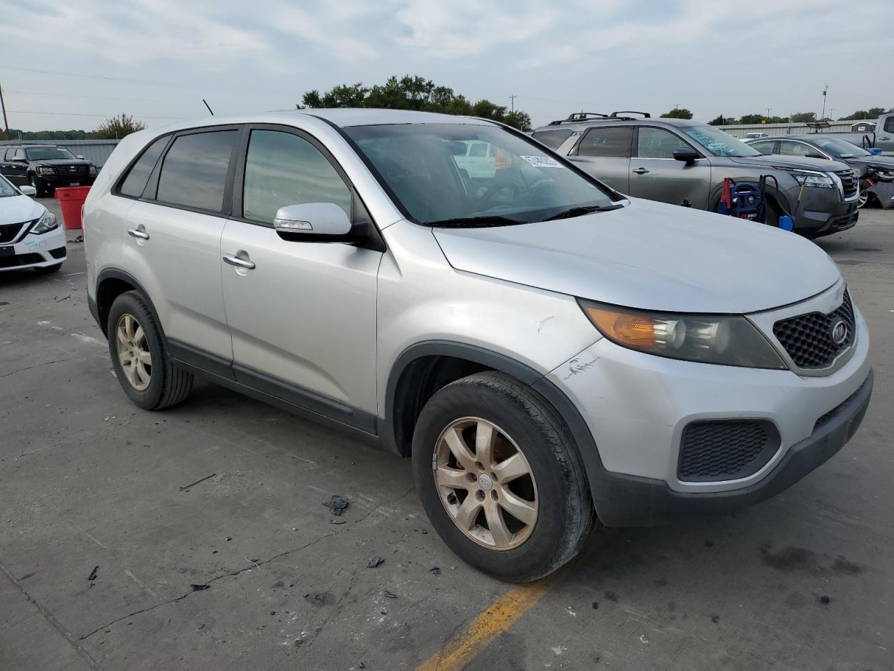 Photo 3 VIN: 5XYKT3A18BG053342 - KIA SORENTO 