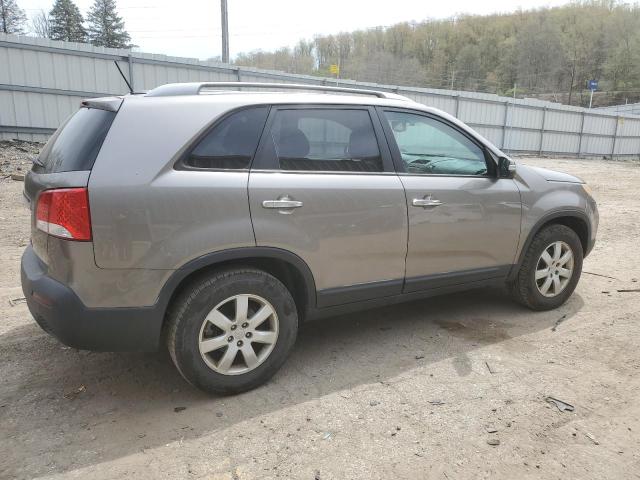 Photo 2 VIN: 5XYKT3A18BG102717 - KIA SORENTO 