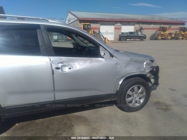 Photo 5 VIN: 5XYKT3A18BG130940 - KIA SORENTO 