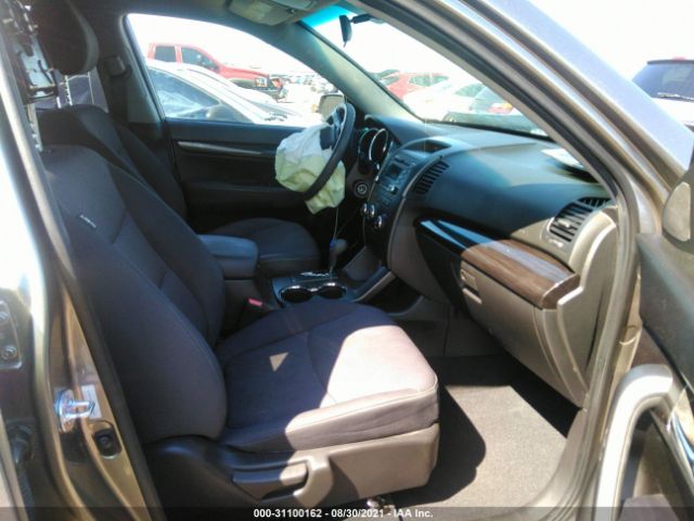 Photo 4 VIN: 5XYKT3A18BG133031 - KIA SORENTO 