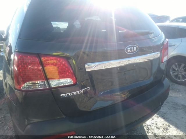 Photo 5 VIN: 5XYKT3A18BG143638 - KIA SORENTO 