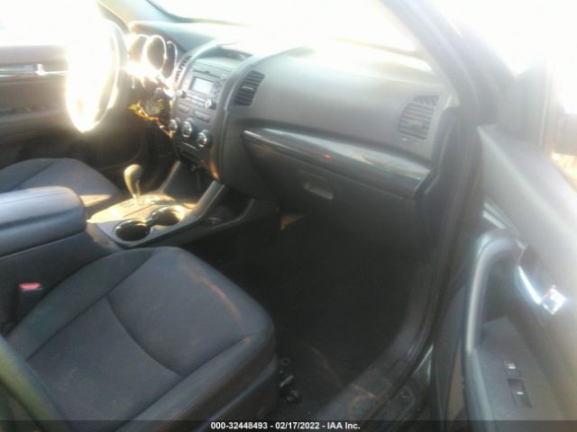 Photo 4 VIN: 5XYKT3A18BG143932 - KIA SORENTO 