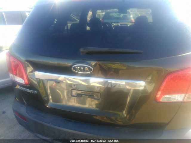 Photo 5 VIN: 5XYKT3A18BG143932 - KIA SORENTO 