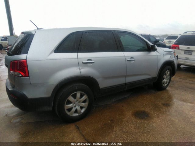 Photo 3 VIN: 5XYKT3A18BG157216 - KIA SORENTO 