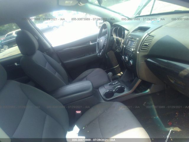 Photo 4 VIN: 5XYKT3A18CG303843 - KIA SORENTO 