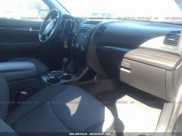 Photo 4 VIN: 5XYKT3A18DG345608 - KIA SORENTO 