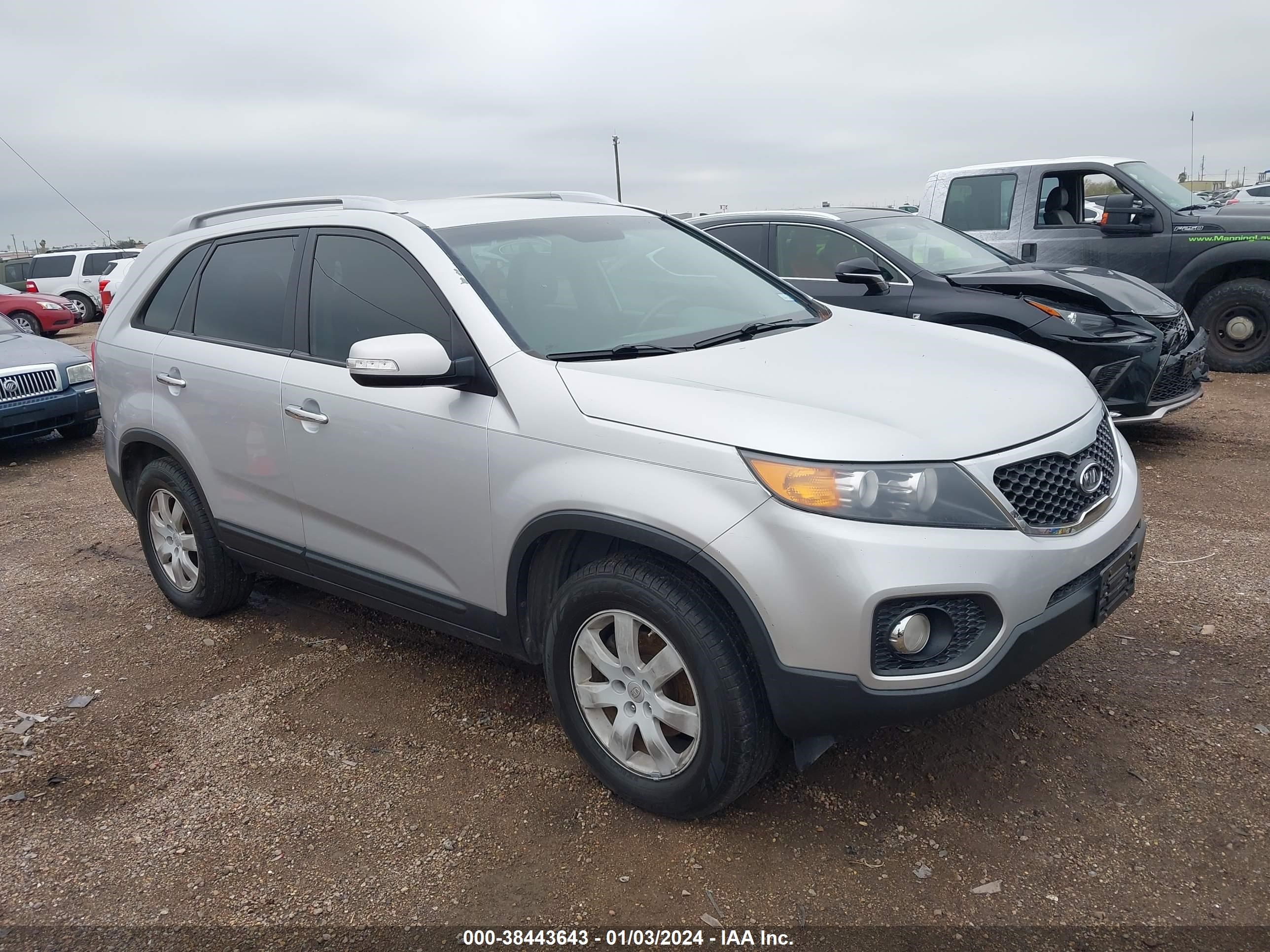 Photo 0 VIN: 5XYKT3A19BG007843 - KIA SORENTO 