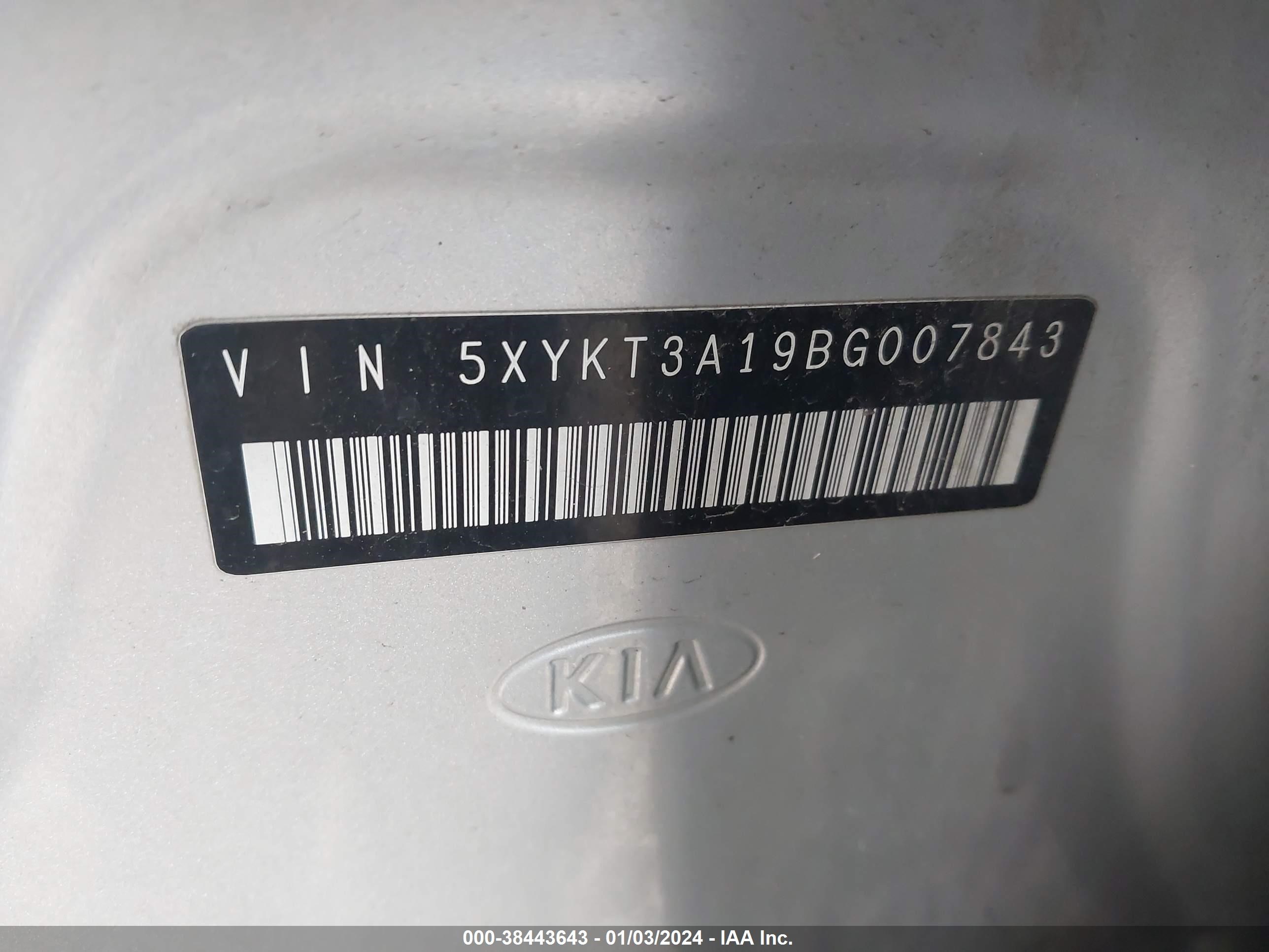 Photo 8 VIN: 5XYKT3A19BG007843 - KIA SORENTO 