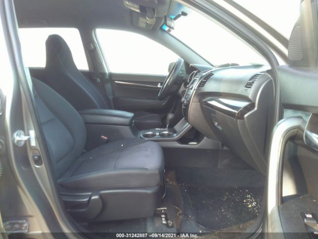 Photo 4 VIN: 5XYKT3A19BG027204 - KIA SORENTO 