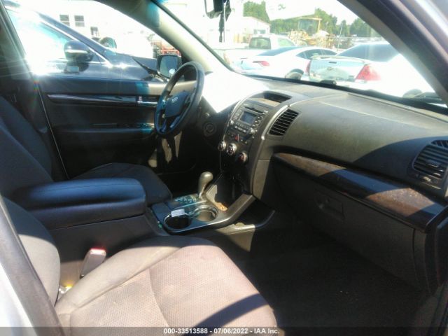 Photo 4 VIN: 5XYKT3A19BG055424 - KIA SORENTO 