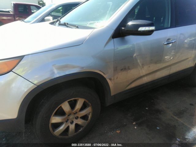 Photo 5 VIN: 5XYKT3A19BG055424 - KIA SORENTO 