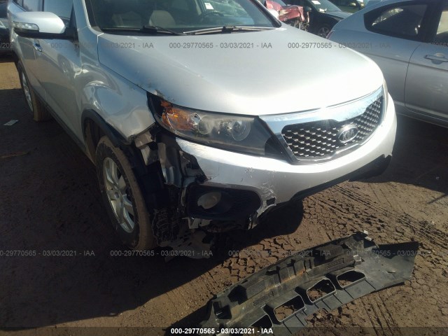 Photo 5 VIN: 5XYKT3A19BG107764 - KIA SORENTO 