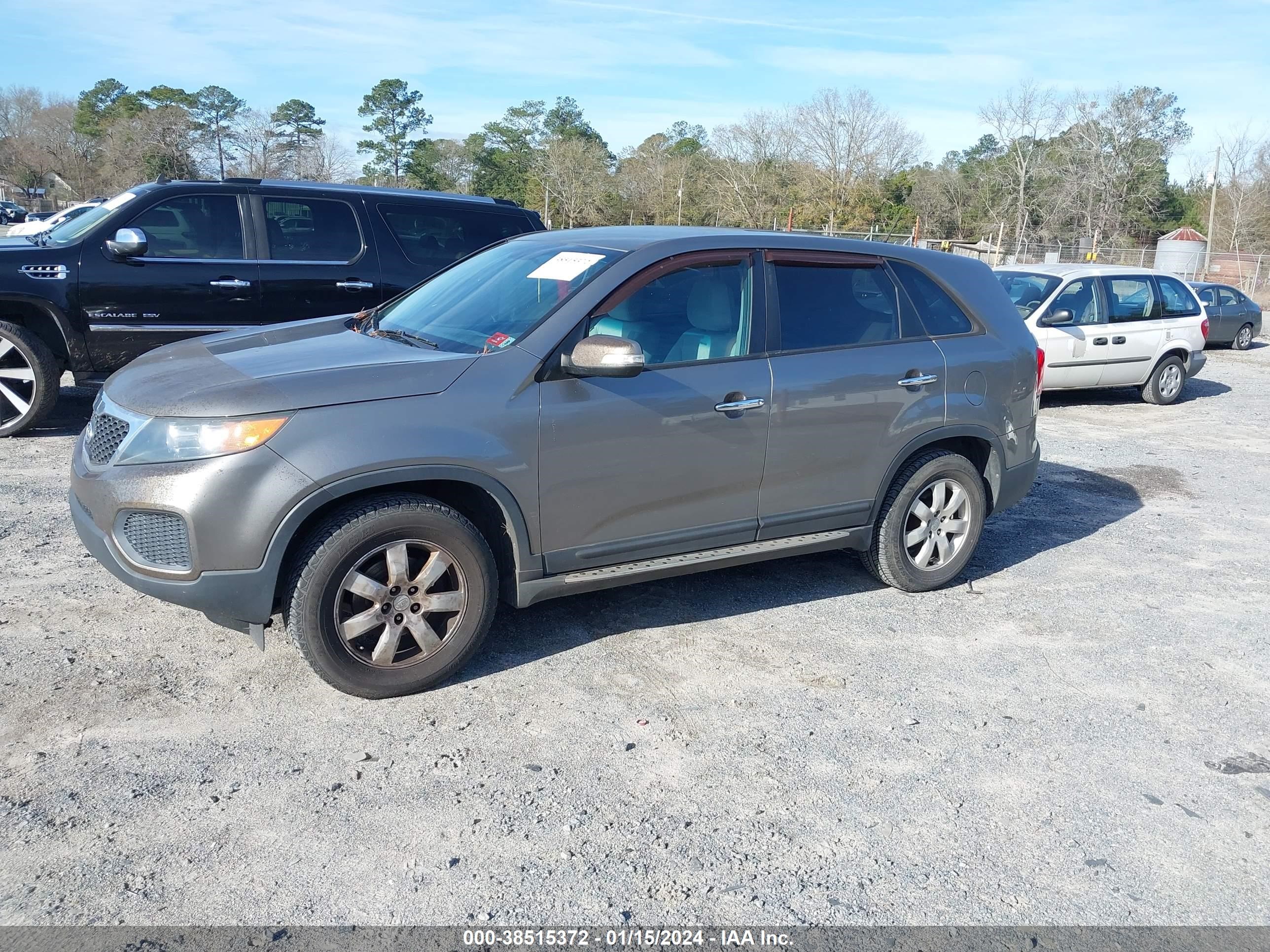 Photo 1 VIN: 5XYKT3A19BG154261 - KIA SORENTO 