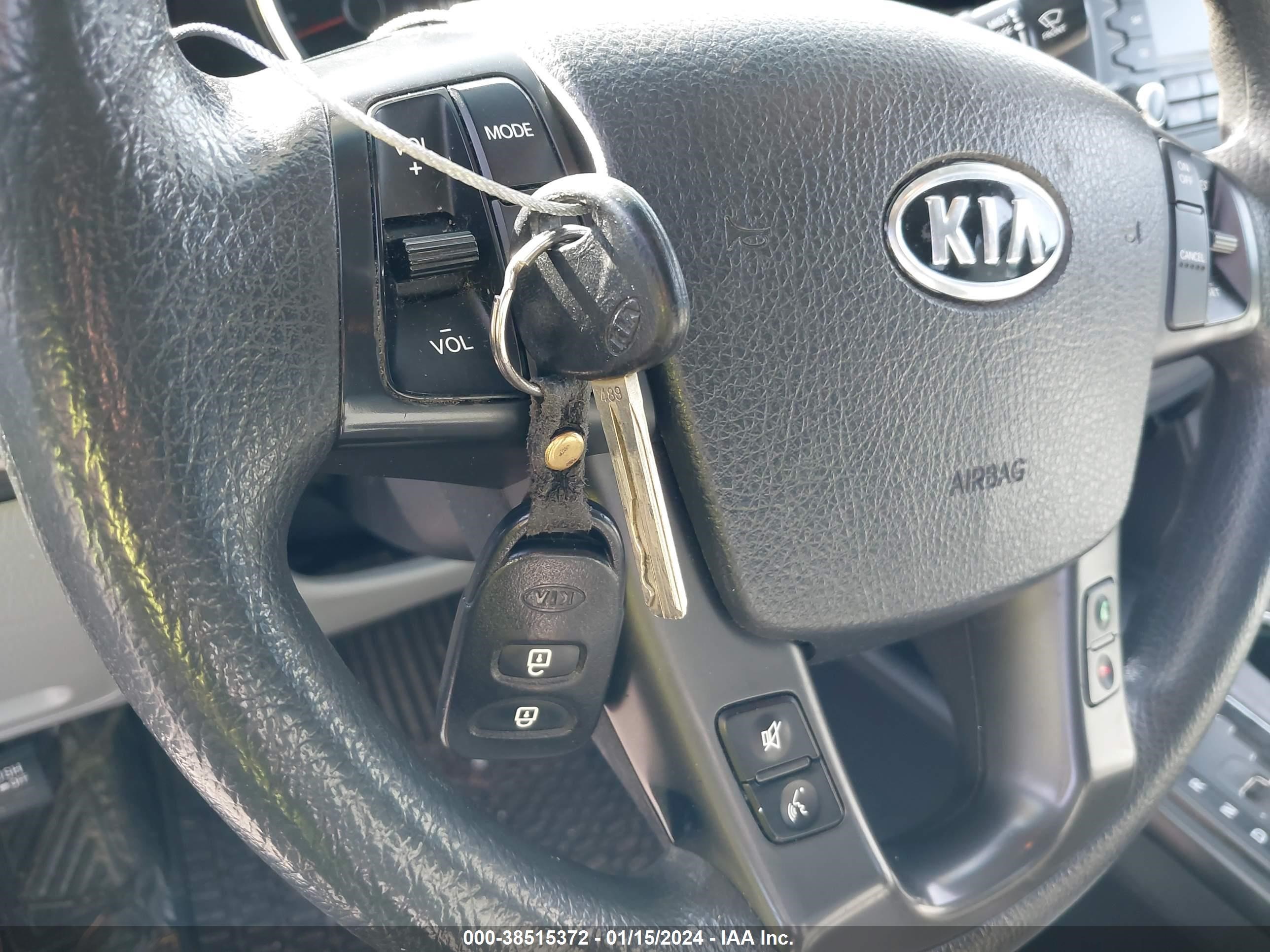 Photo 10 VIN: 5XYKT3A19BG154261 - KIA SORENTO 