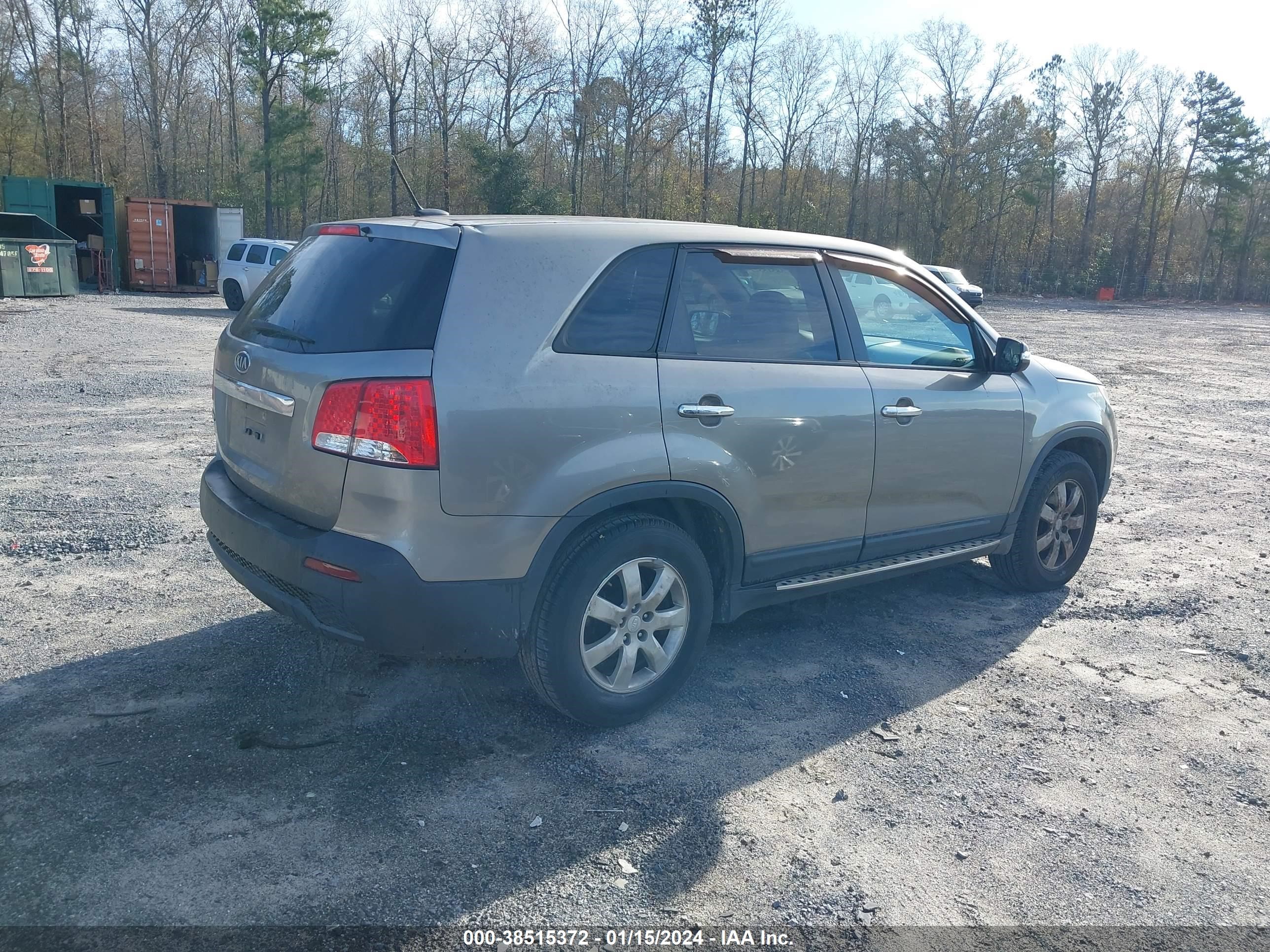 Photo 3 VIN: 5XYKT3A19BG154261 - KIA SORENTO 