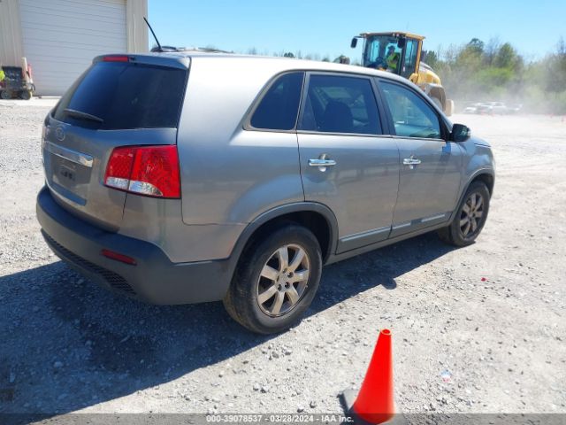 Photo 3 VIN: 5XYKT3A19CG304855 - KIA SORENTO 