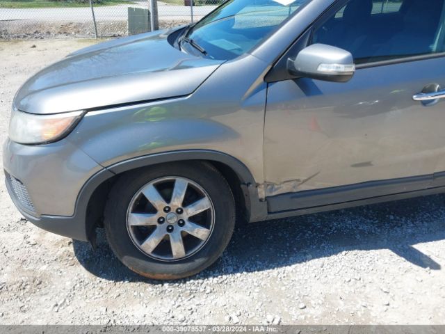 Photo 5 VIN: 5XYKT3A19CG304855 - KIA SORENTO 