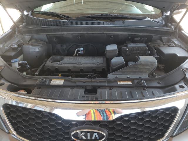 Photo 6 VIN: 5XYKT3A19DG335797 - KIA SORENTO LX 