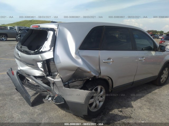 Photo 5 VIN: 5XYKT3A1XBG062561 - KIA SORENTO 