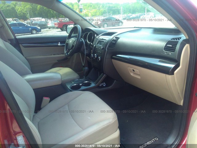 Photo 4 VIN: 5XYKT3A1XBG081823 - KIA SORENTO 