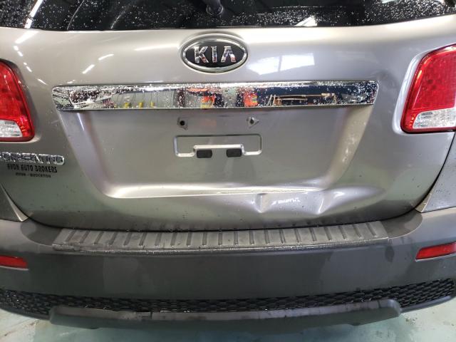 Photo 8 VIN: 5XYKT3A1XDG325621 - KIA SORENTO LX 