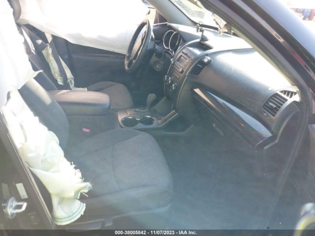 Photo 4 VIN: 5XYKT3A1XDG358909 - KIA SORENTO 