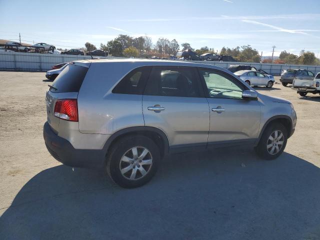 Photo 2 VIN: 5XYKT3A1XDG375192 - KIA SORENTO LX 