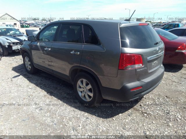 Photo 2 VIN: 5XYKT3A1XDG381672 - KIA SORENTO 