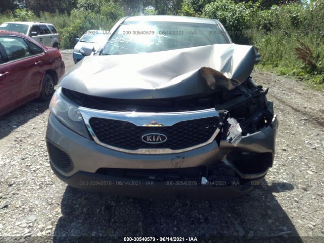 Photo 5 VIN: 5XYKT3A1XDG381672 - KIA SORENTO 