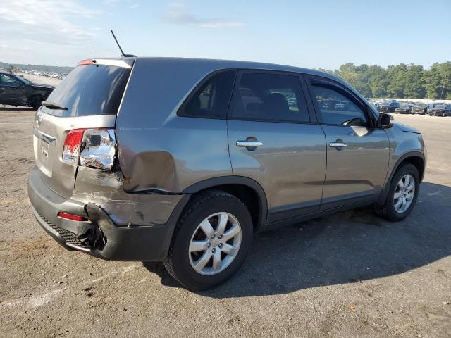 Photo 2 VIN: 5XYKT3A1XDG393286 - KIA SORENTO LX 