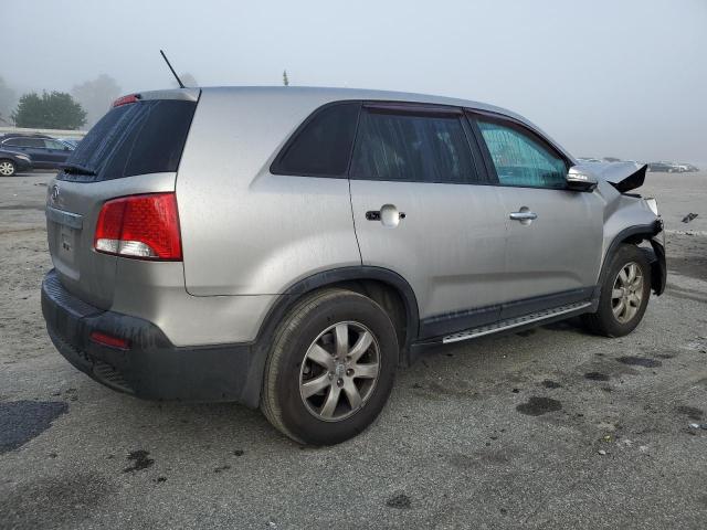 Photo 2 VIN: 5XYKT3A1XDG407705 - KIA SORENTO 