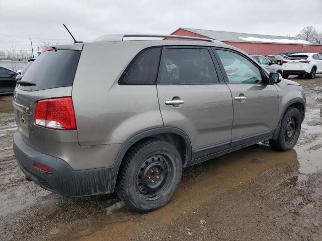 Photo 2 VIN: 5XYKT3A20DG314409 - KIA SORENTO LX 