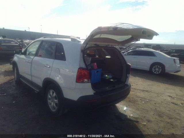 Photo 2 VIN: 5XYKT3A60CG260689 - KIA SORENTO 