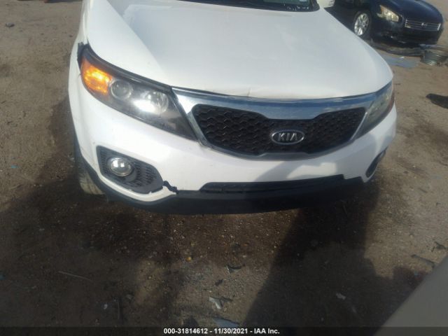 Photo 5 VIN: 5XYKT3A60CG260689 - KIA SORENTO 