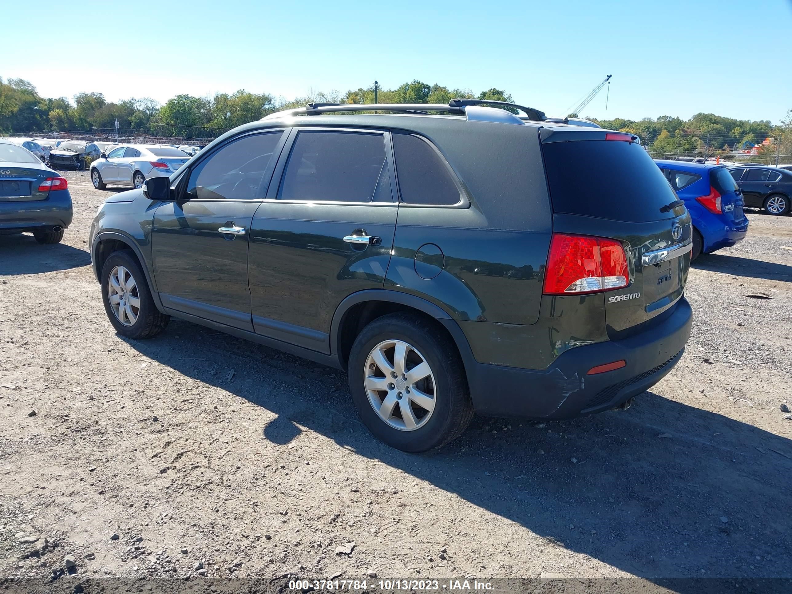 Photo 2 VIN: 5XYKT3A60DG318074 - KIA SORENTO 