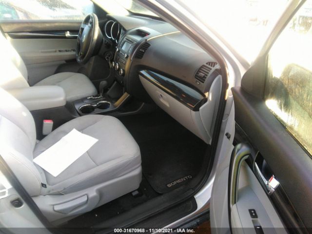 Photo 4 VIN: 5XYKT3A60DG329866 - KIA SORENTO 