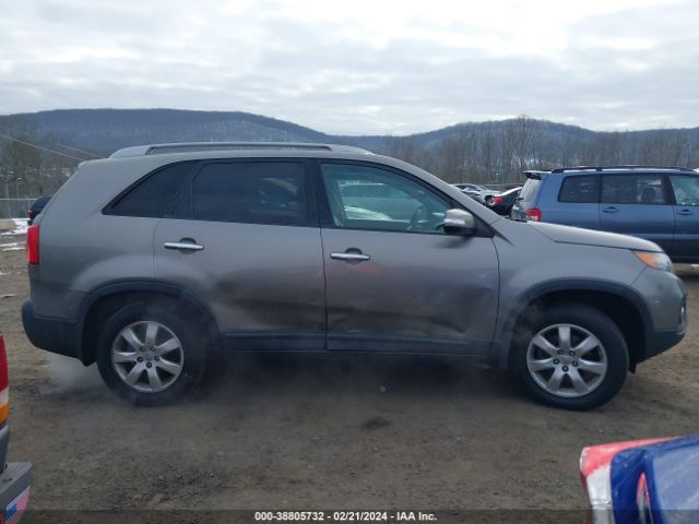 Photo 5 VIN: 5XYKT3A60DG354590 - KIA SORENTO 