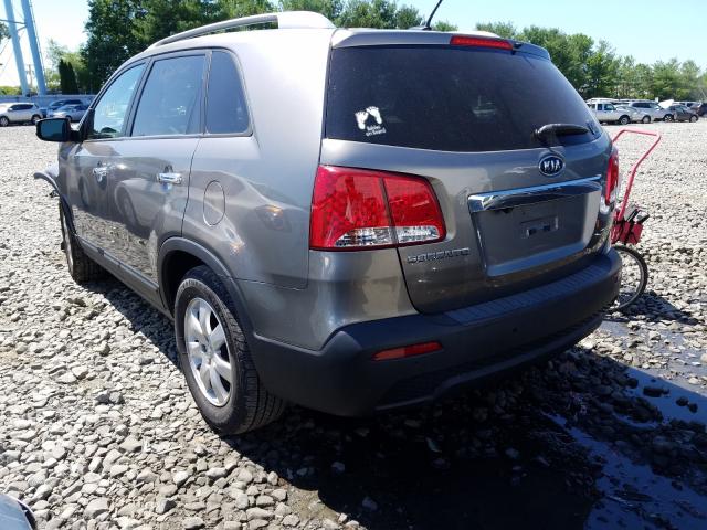 Photo 2 VIN: 5XYKT3A60DG394653 - KIA SORENTO LX 